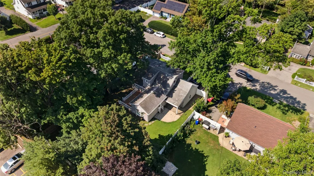 10 Field Place Huntington Station, NY 11746