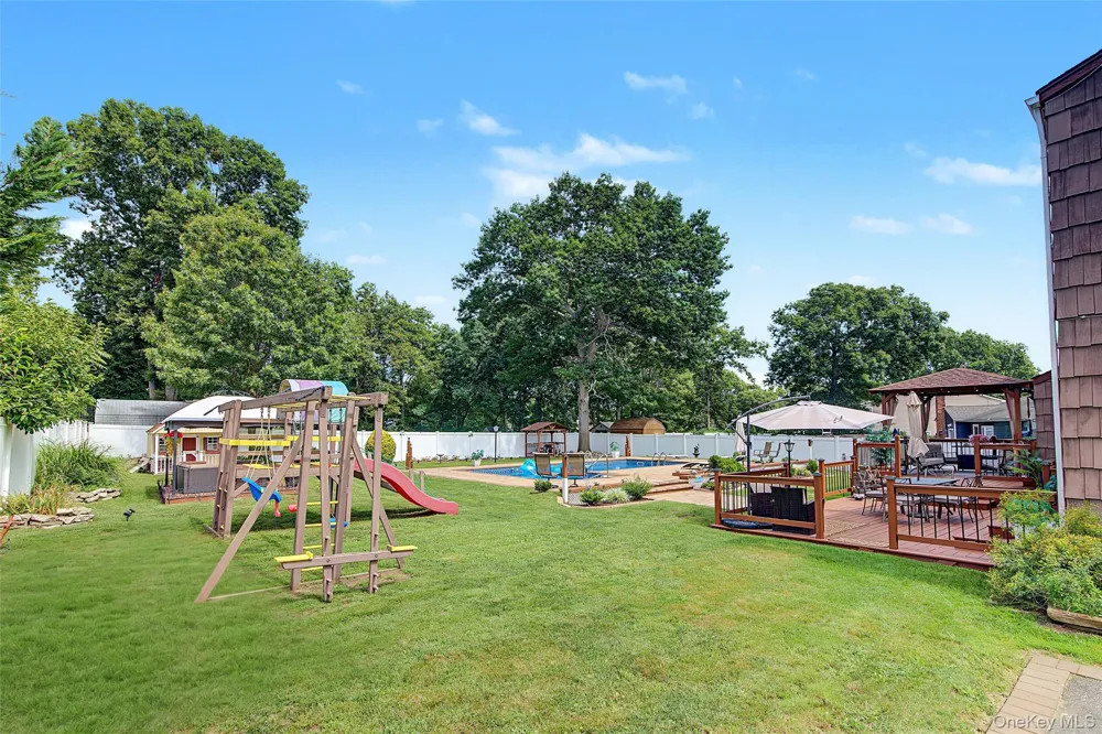 7 David Drive Selden, NY 11784