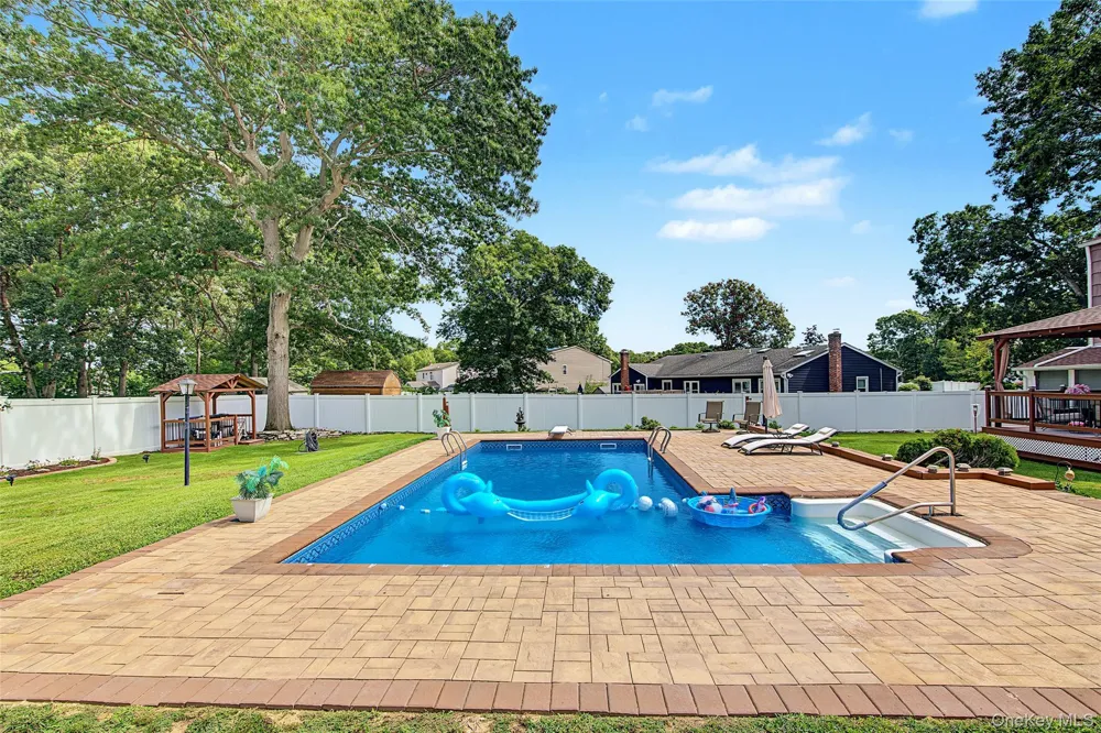 7 David Drive Selden, NY 11784