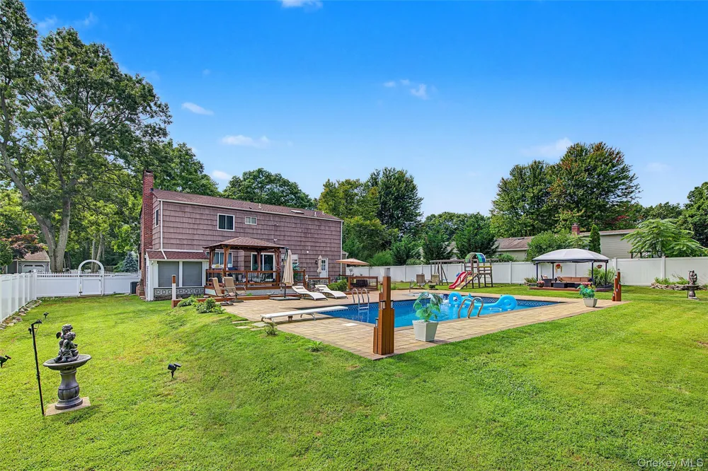 7 David Drive Selden, NY 11784