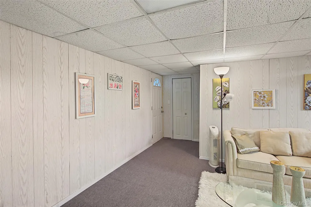 7 David Drive Selden, NY 11784