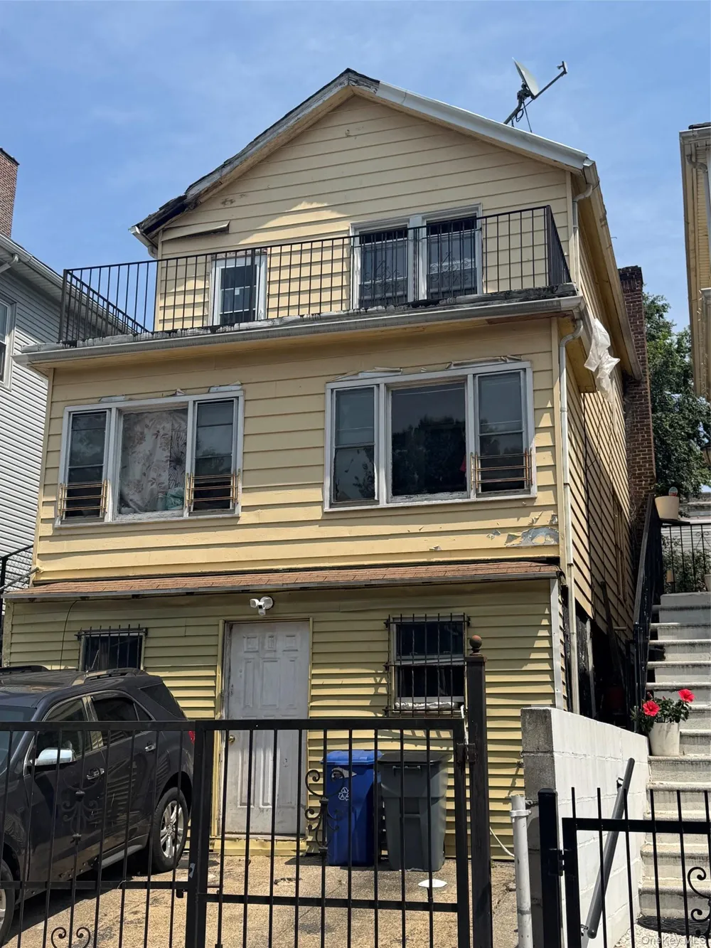 1914 Hennessy Place Bronx, NY 10453