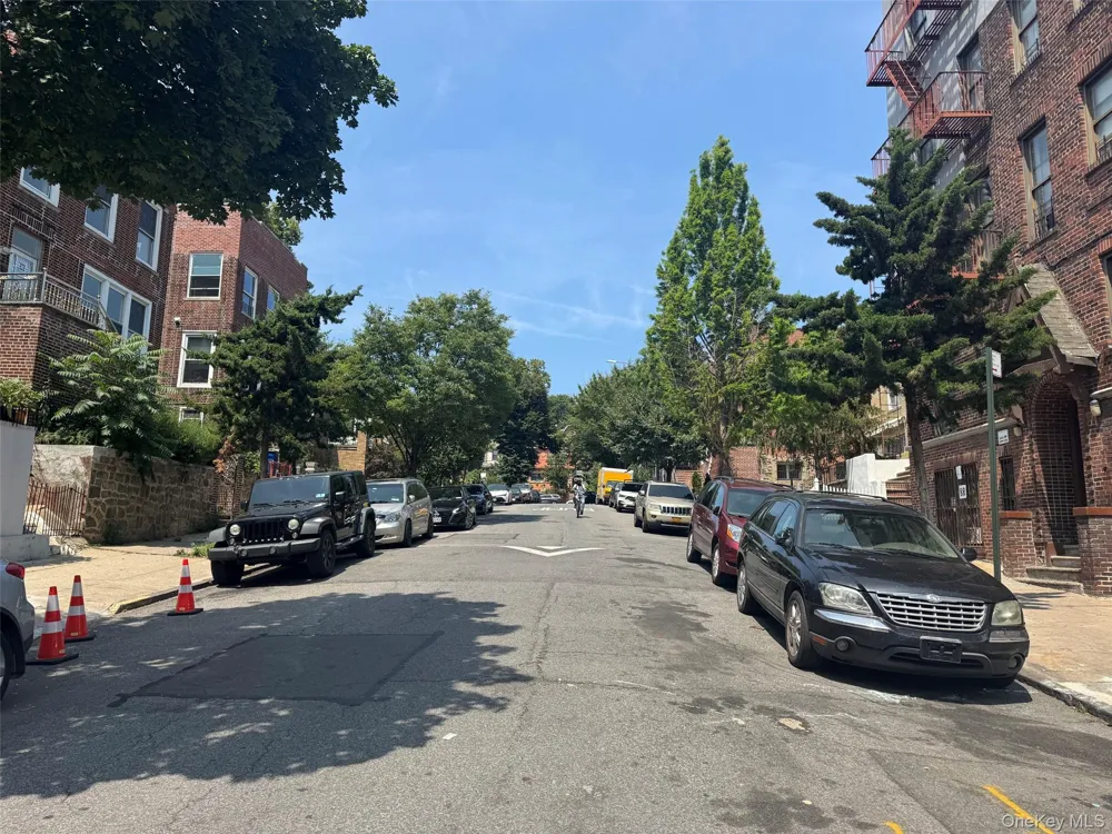 1914 Hennessy Place Bronx, NY 10453