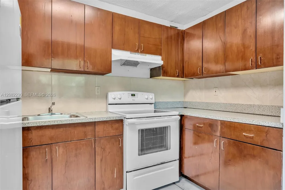 4732 SW 33rd Ave #203 Dania Beach, FL 33312