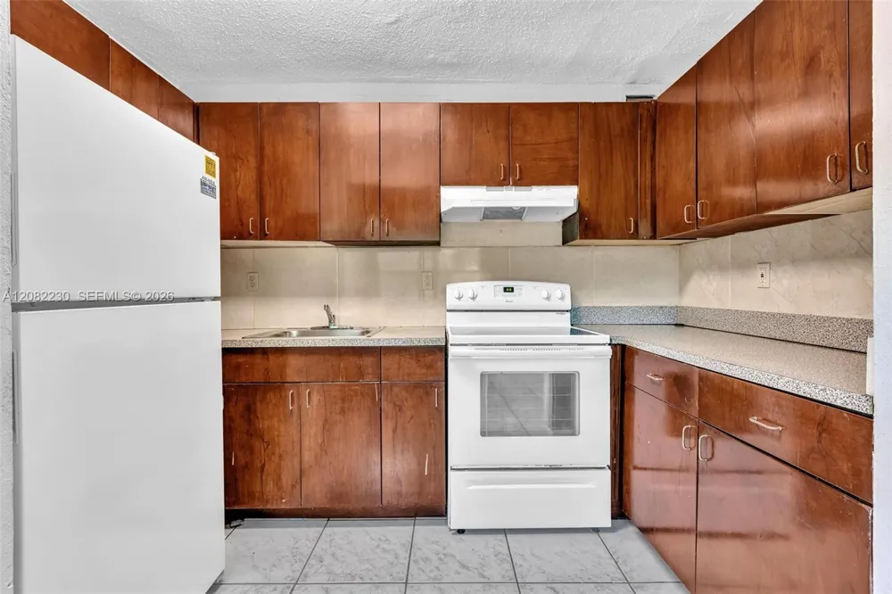 4732 SW 33rd Ave #203 Dania Beach, FL 33312