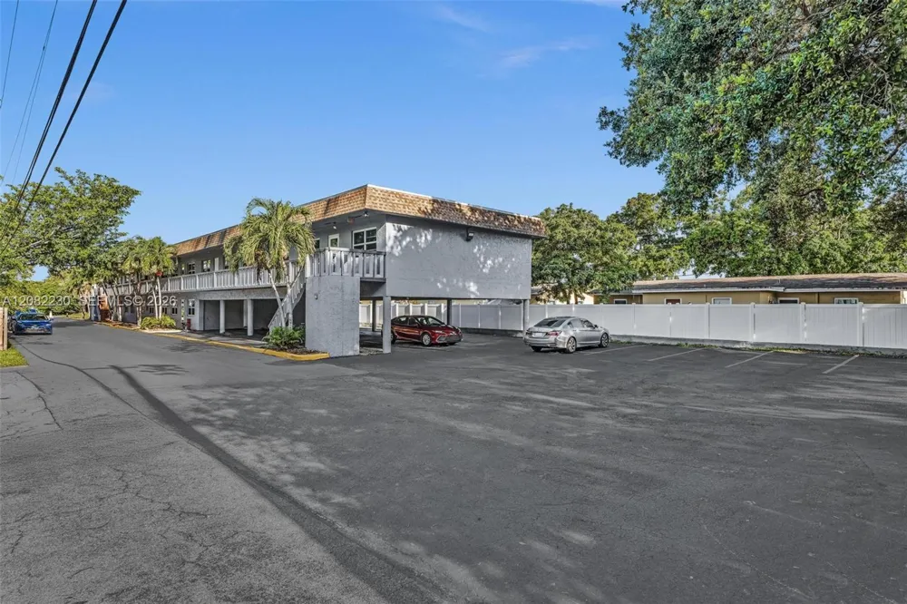 4732 SW 33rd Ave #203 Dania Beach, FL 33312