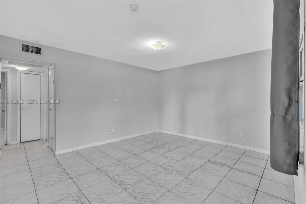 4732 SW 33rd Ave #203 Dania Beach, FL 33312