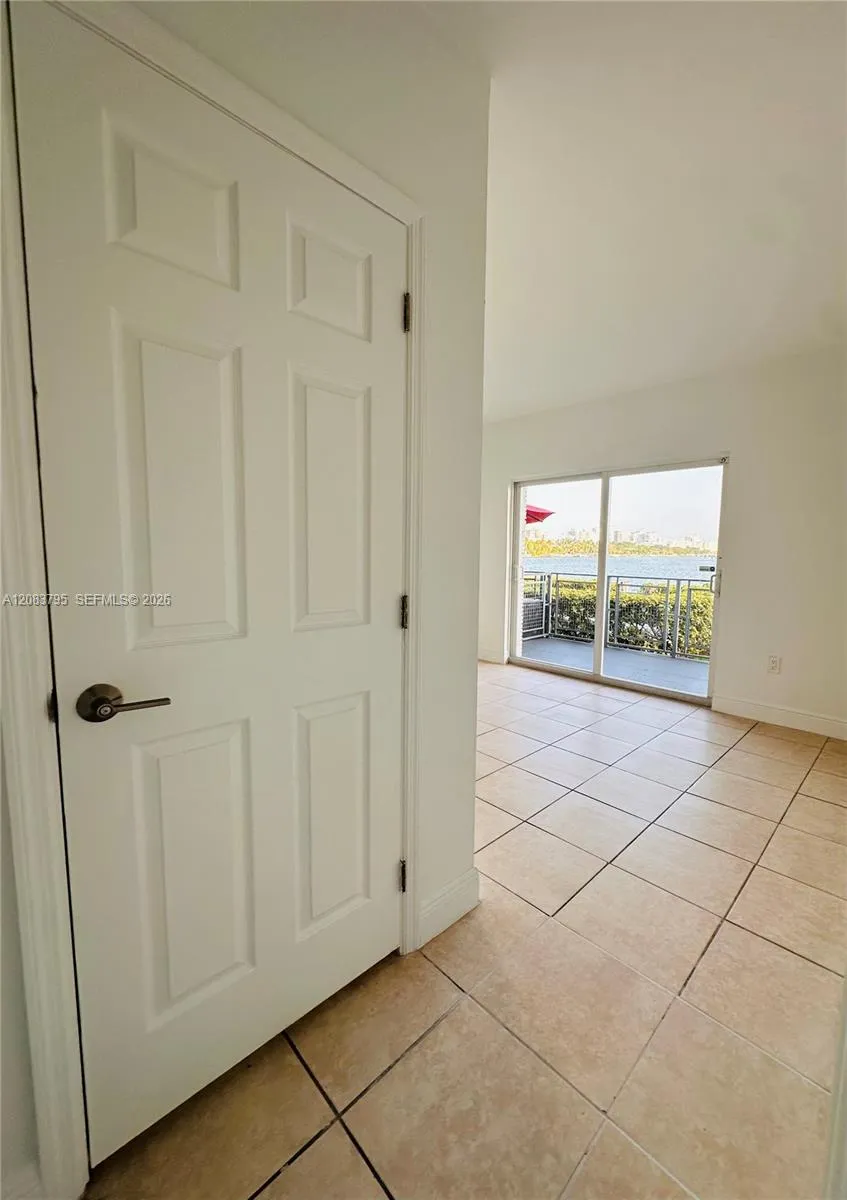 946 Bay Dr #7 Miami Beach, FL 33141