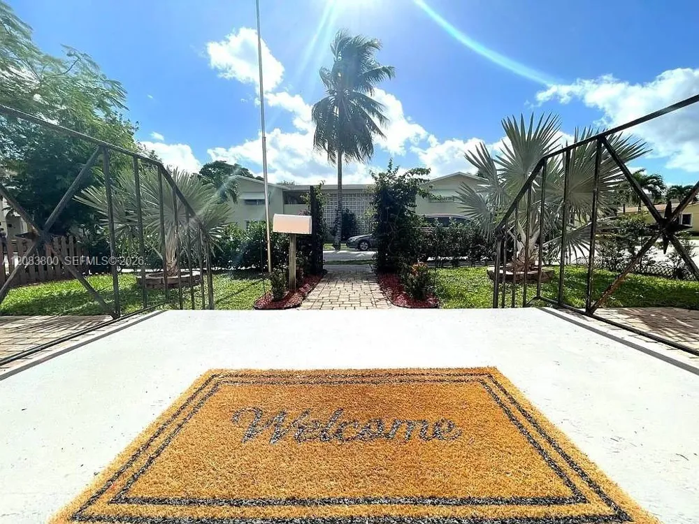 1721 Mayo St Hollywood, FL 33020