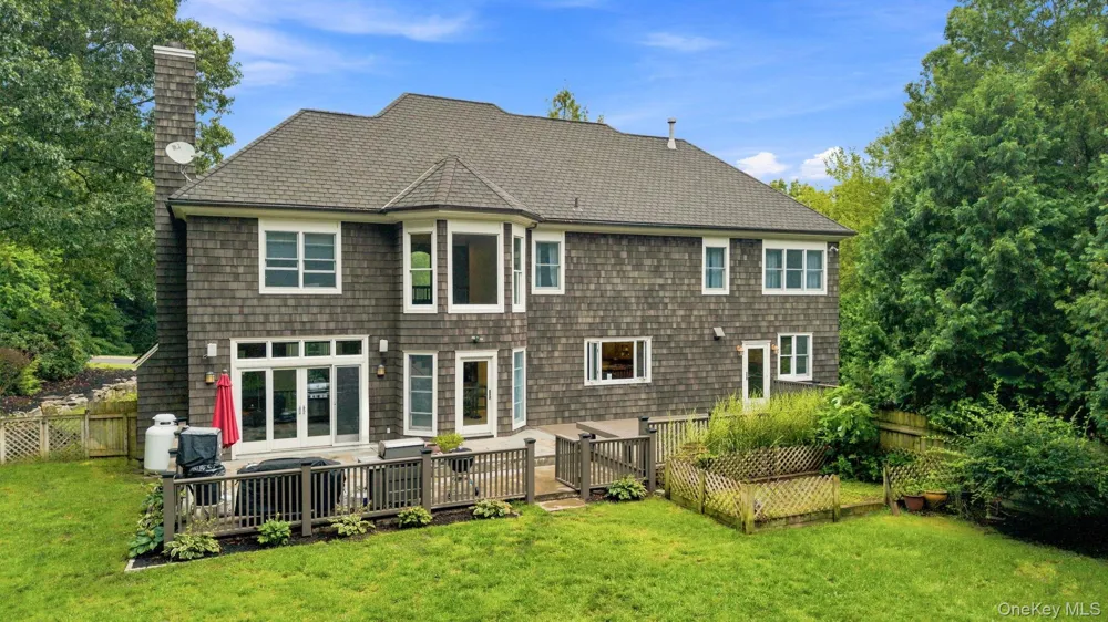 7 Lauro Ridge Court Mahopac, NY 10541