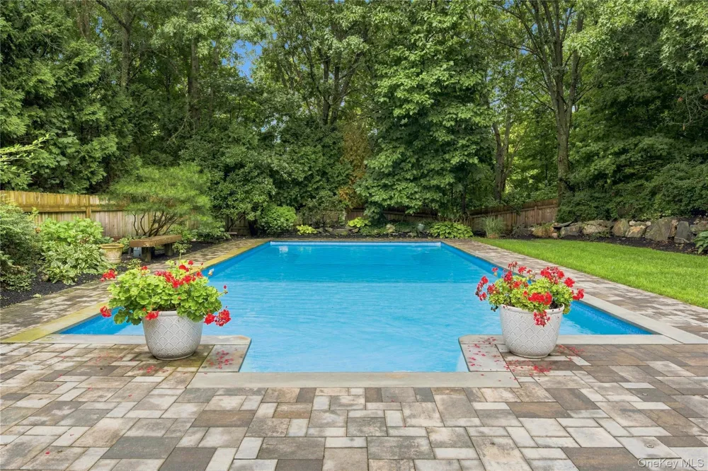 7 Lauro Ridge Court Mahopac, NY 10541