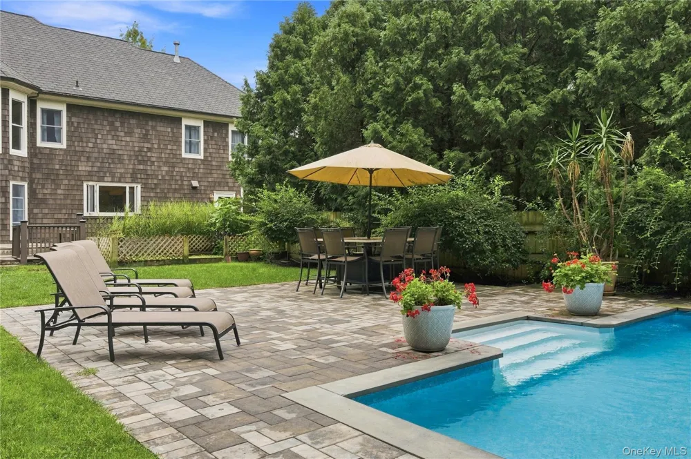 7 Lauro Ridge Court Mahopac, NY 10541