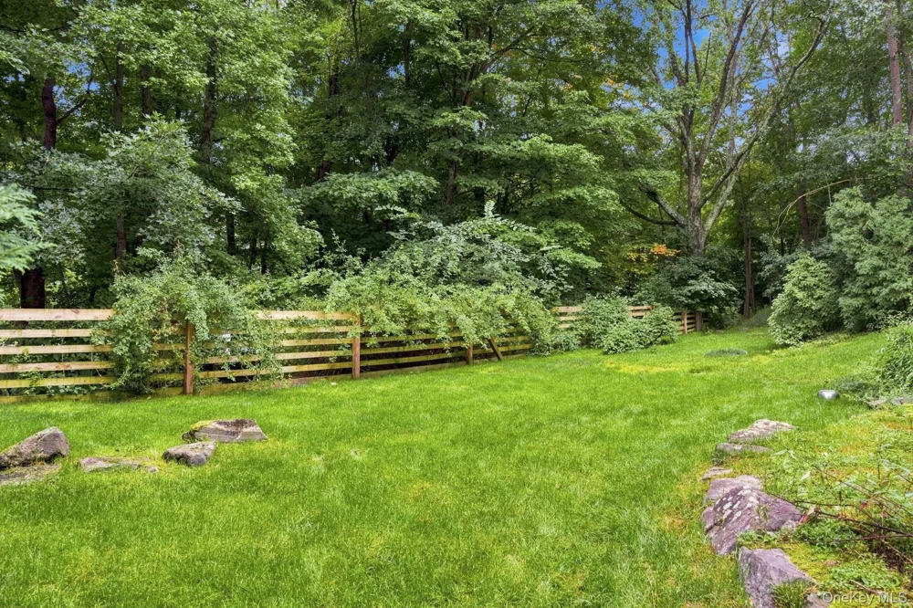 7 Lauro Ridge Court Mahopac, NY 10541