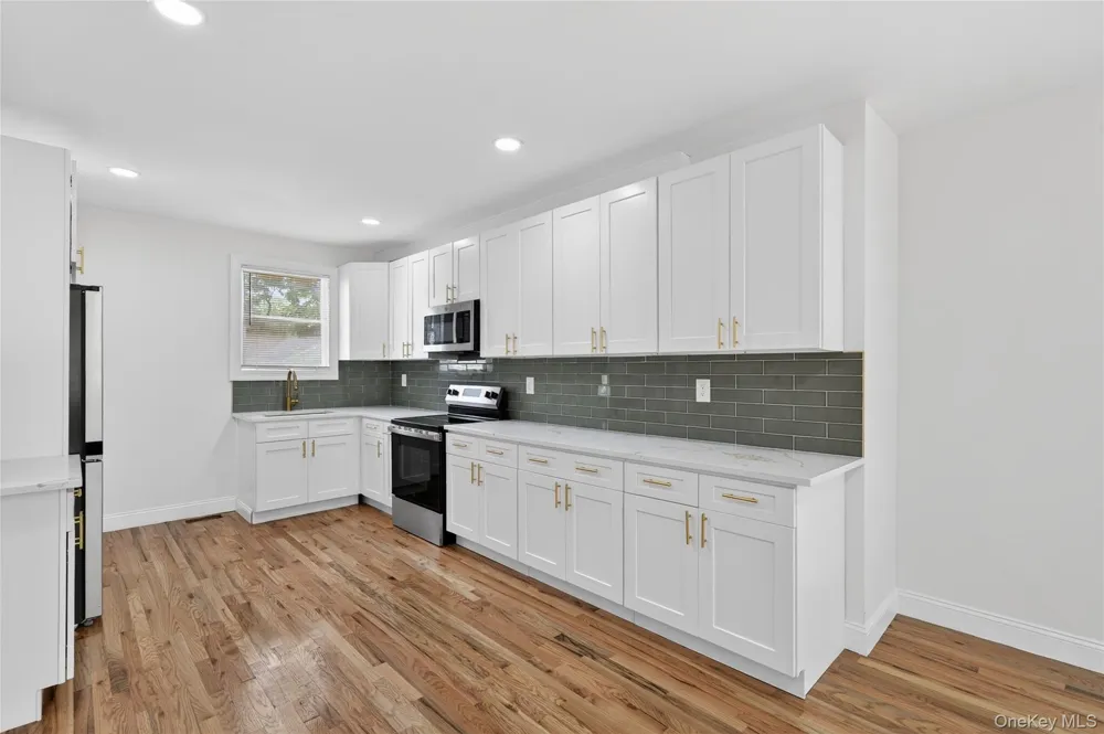 15 Grand Place Huntington Station, NY 11746