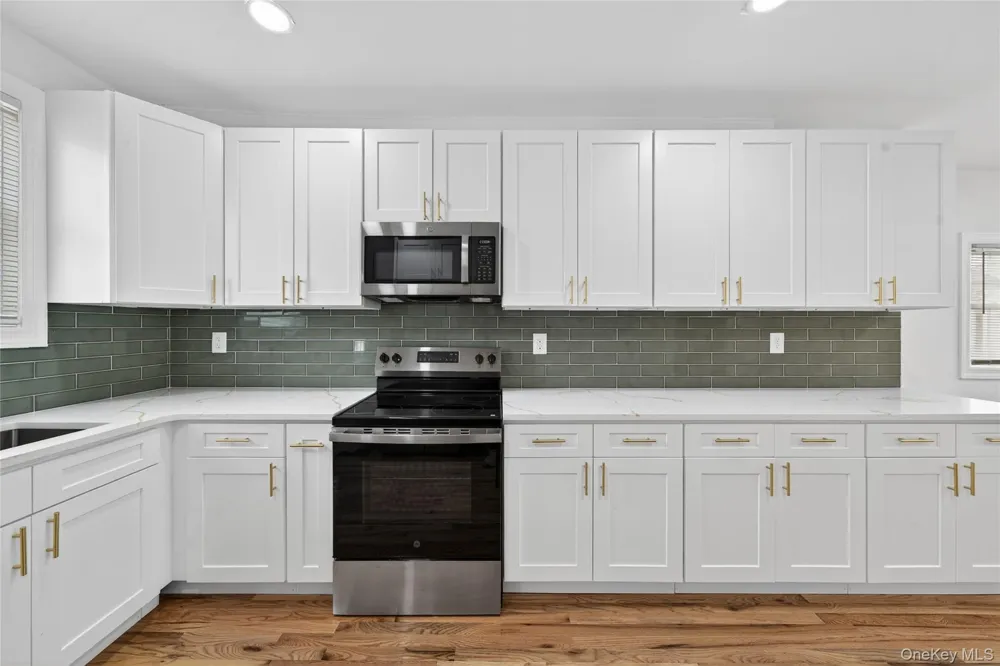 15 Grand Place Huntington Station, NY 11746