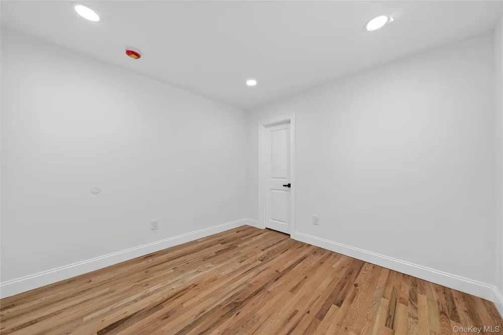 15 Grand Place Huntington Station, NY 11746