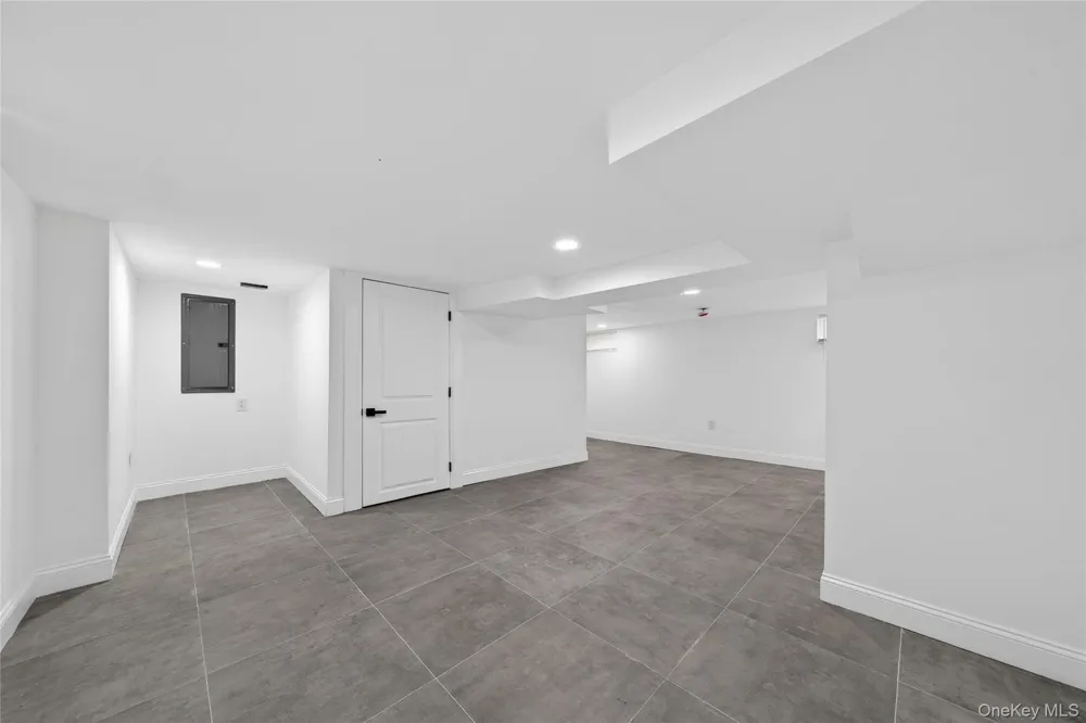 15 Grand Place Huntington Station, NY 11746
