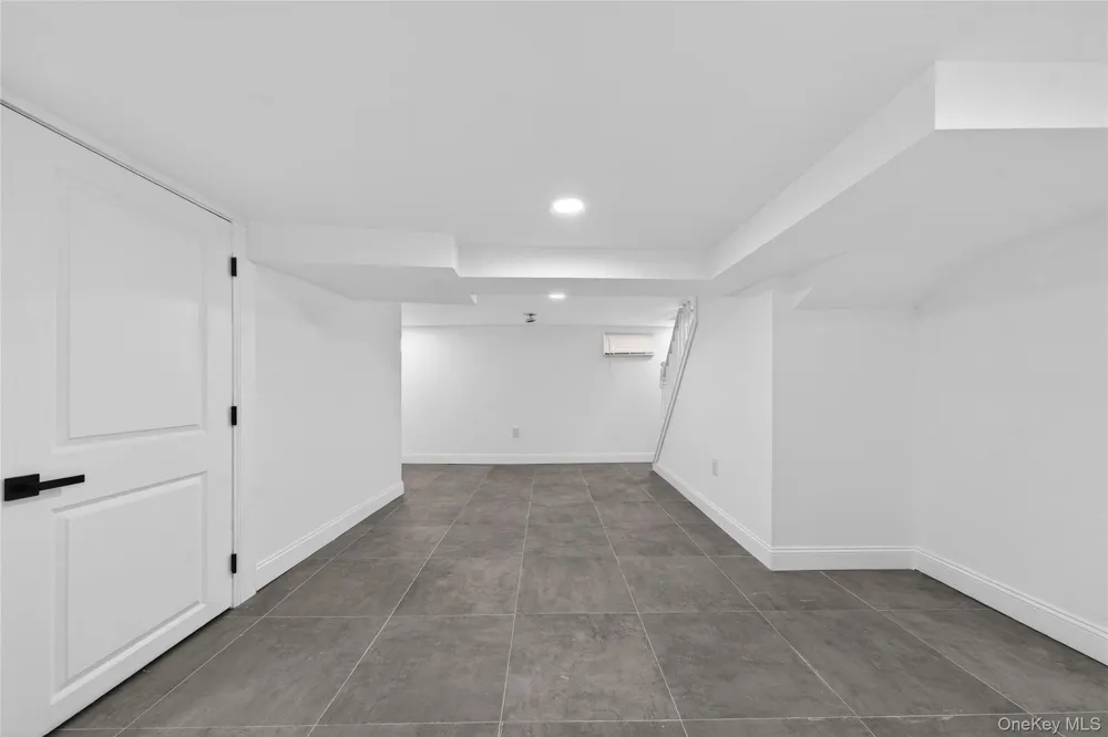 15 Grand Place Huntington Station, NY 11746