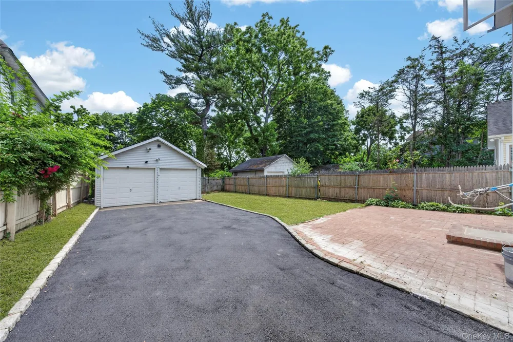 15 Grand Place Huntington Station, NY 11746