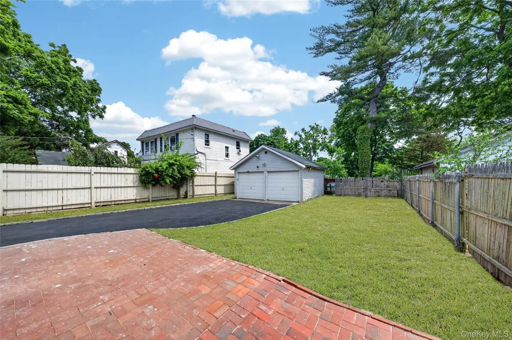 15 Grand Place Huntington Station, NY 11746