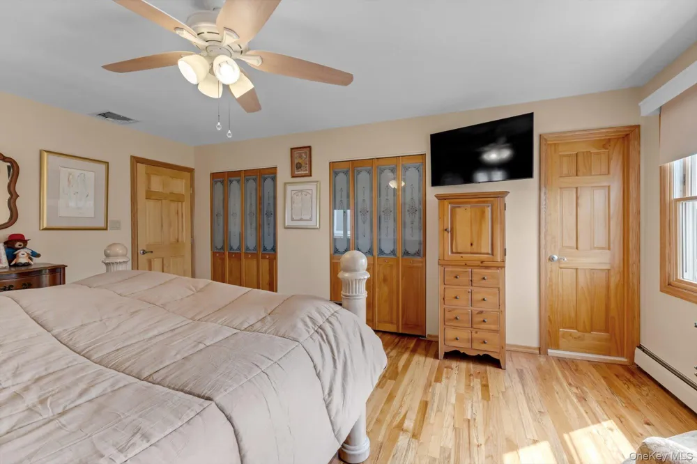 24 Donna Lane Lido Beach, NY 11561