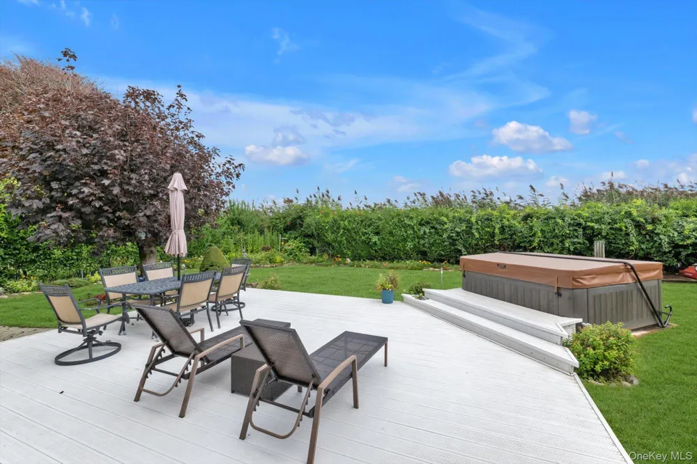 24 Donna Lane Lido Beach, NY 11561