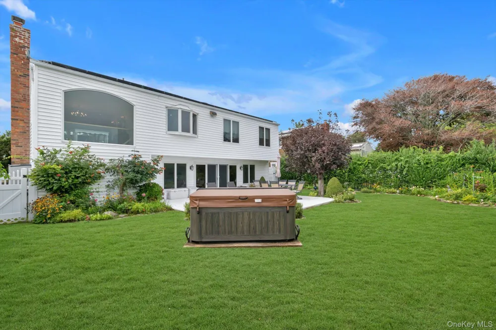 24 Donna Lane Lido Beach, NY 11561