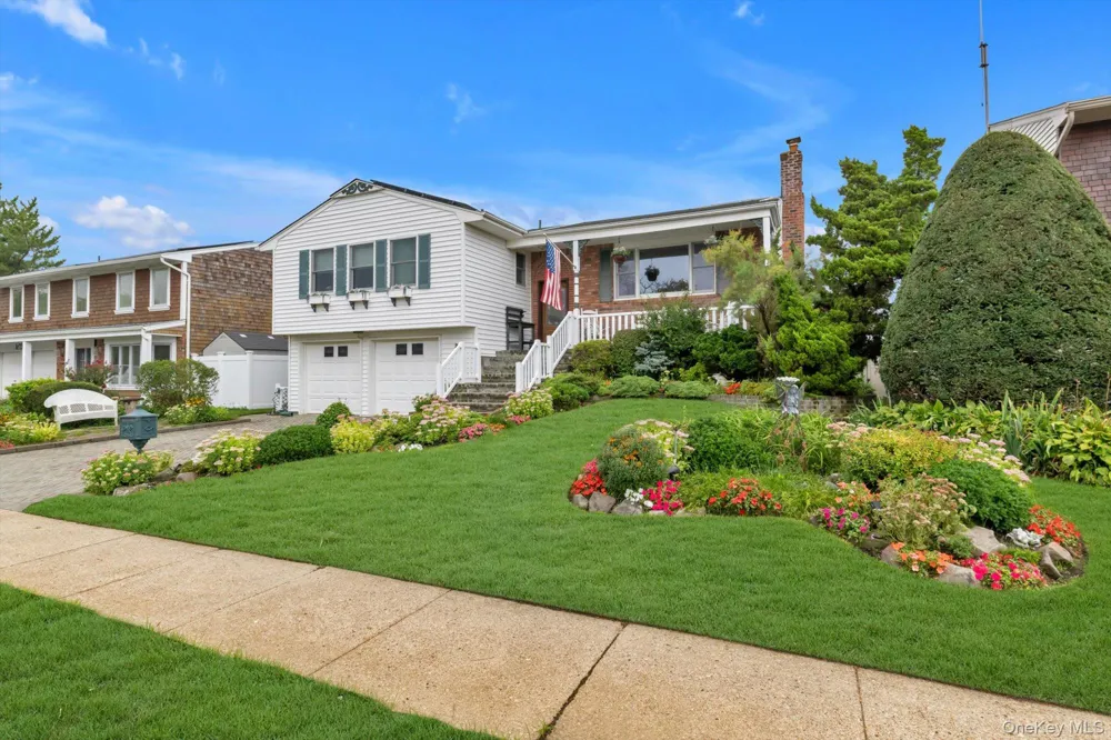 24 Donna Lane Lido Beach, NY 11561