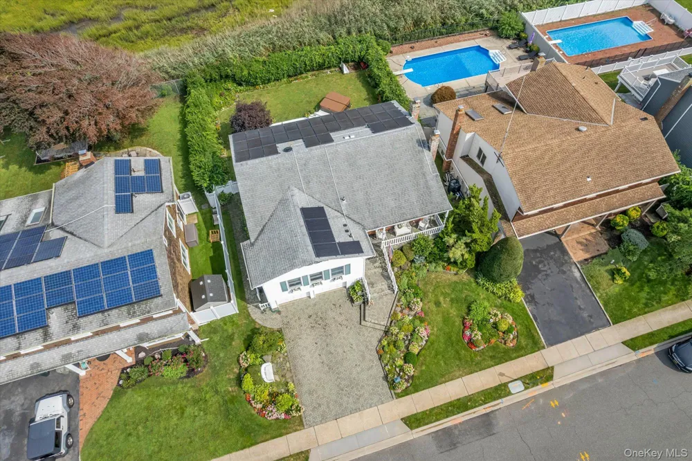24 Donna Lane Lido Beach, NY 11561