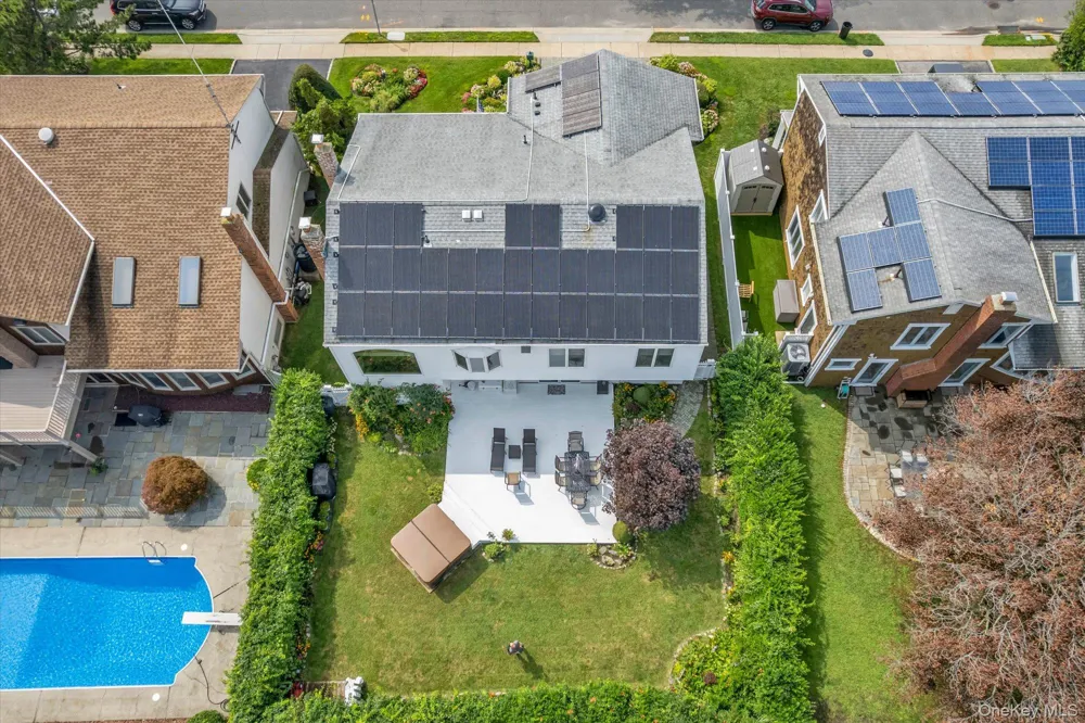24 Donna Lane Lido Beach, NY 11561