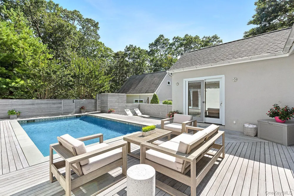 5 Rowman Court East Hampton, NY 11937
