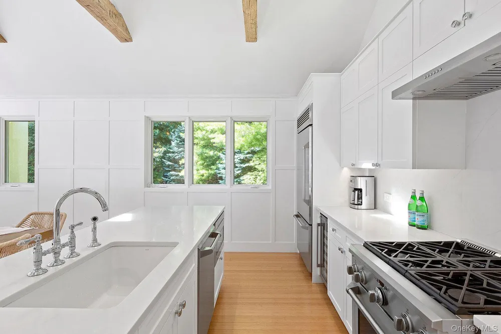 5 Rowman Court East Hampton, NY 11937