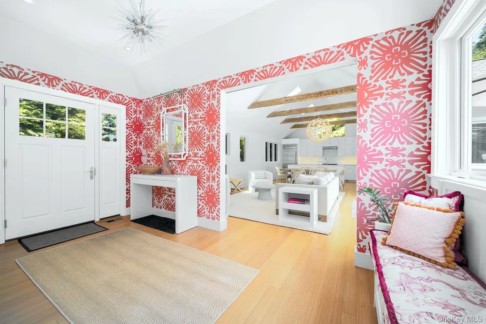 5 Rowman Court East Hampton, NY 11937