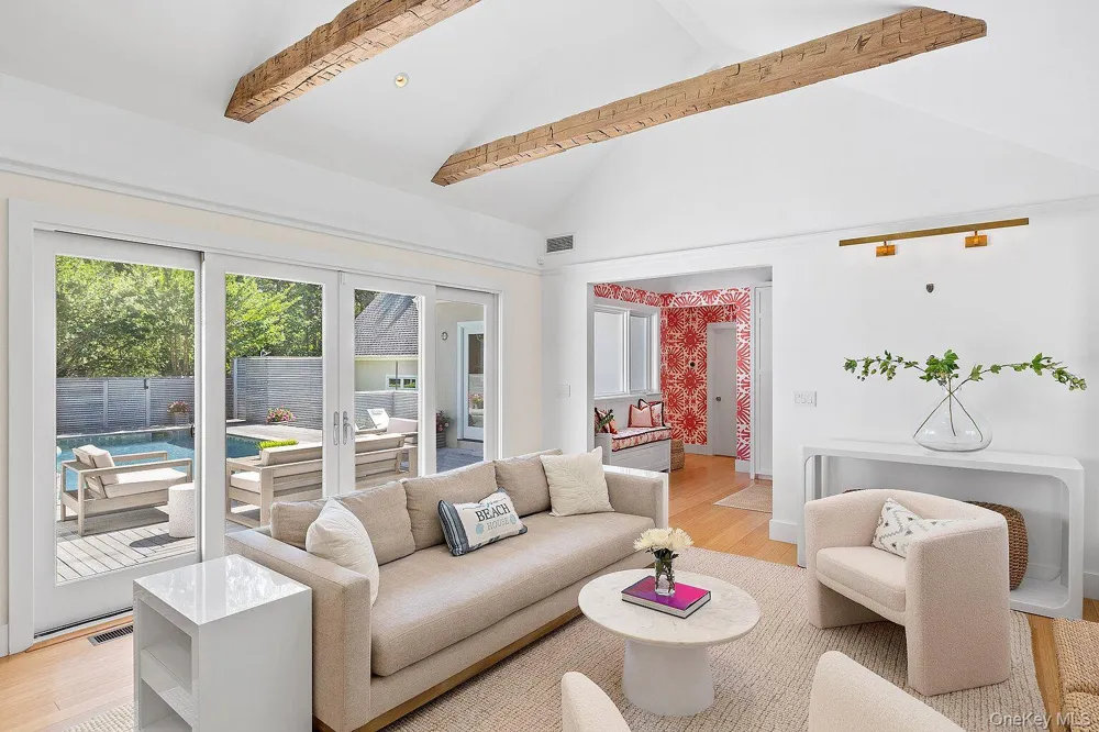 5 Rowman Court East Hampton, NY 11937
