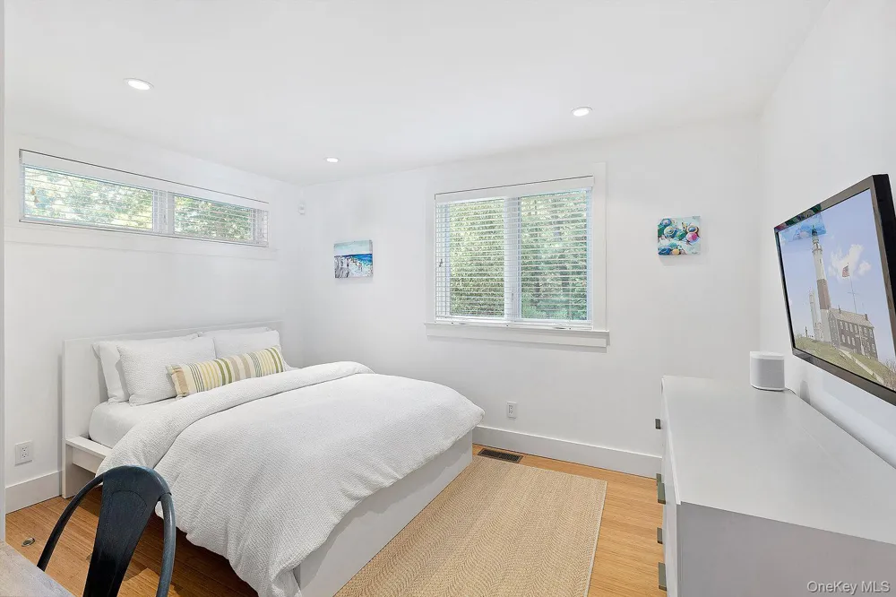 5 Rowman Court East Hampton, NY 11937