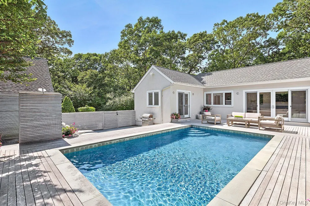 5 Rowman Court East Hampton, NY 11937