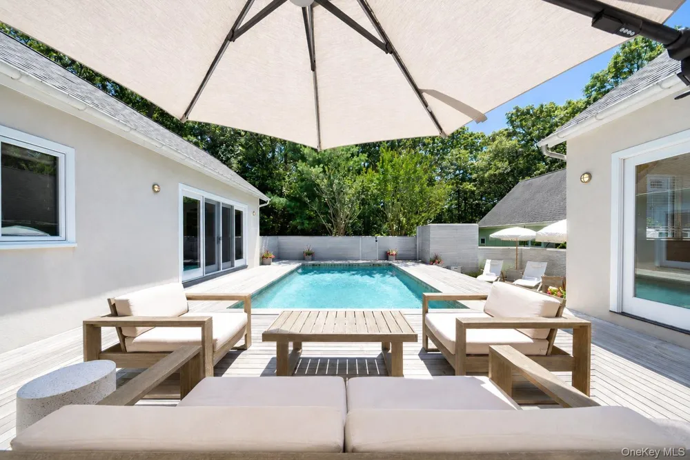 5 Rowman Court East Hampton, NY 11937