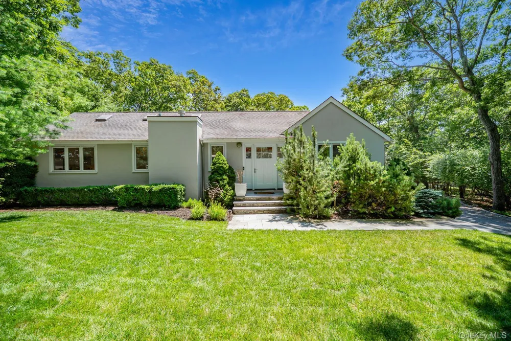 5 Rowman Court East Hampton, NY 11937