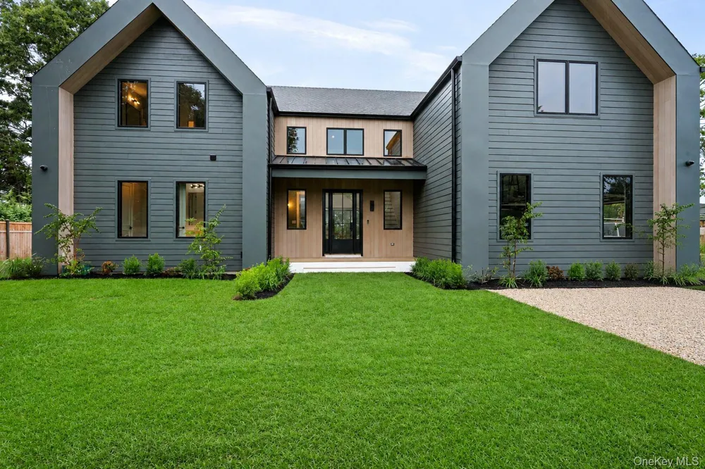 54 Rampasture Road East Hampton, NY 11946