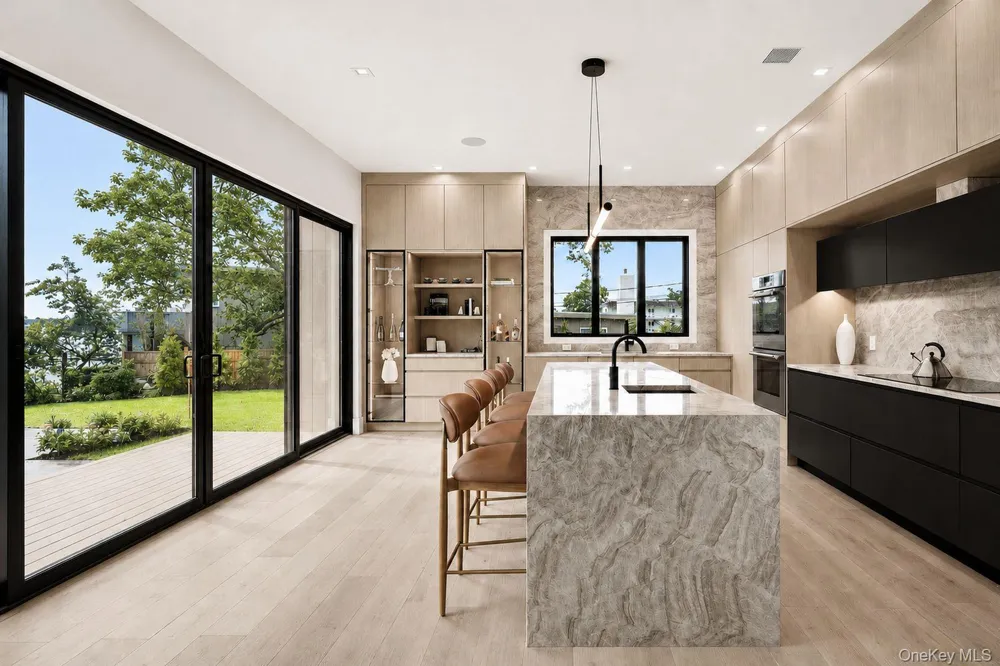 54 Rampasture Road East Hampton, NY 11946