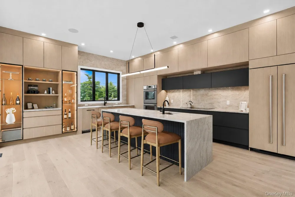 54 Rampasture Road East Hampton, NY 11946