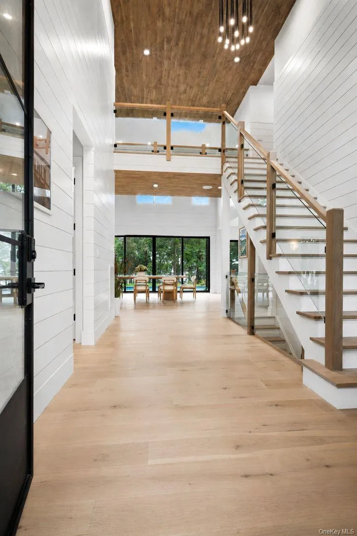 54 Rampasture Road East Hampton, NY 11946