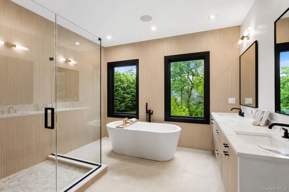 54 Rampasture Road East Hampton, NY 11946