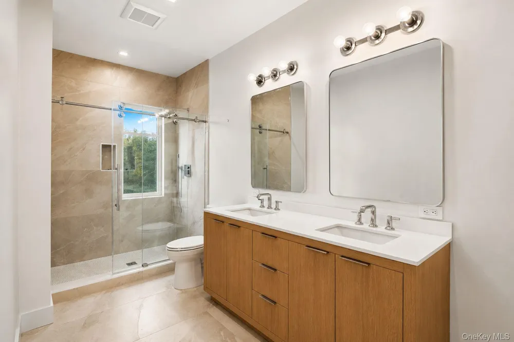 54 Rampasture Road East Hampton, NY 11946