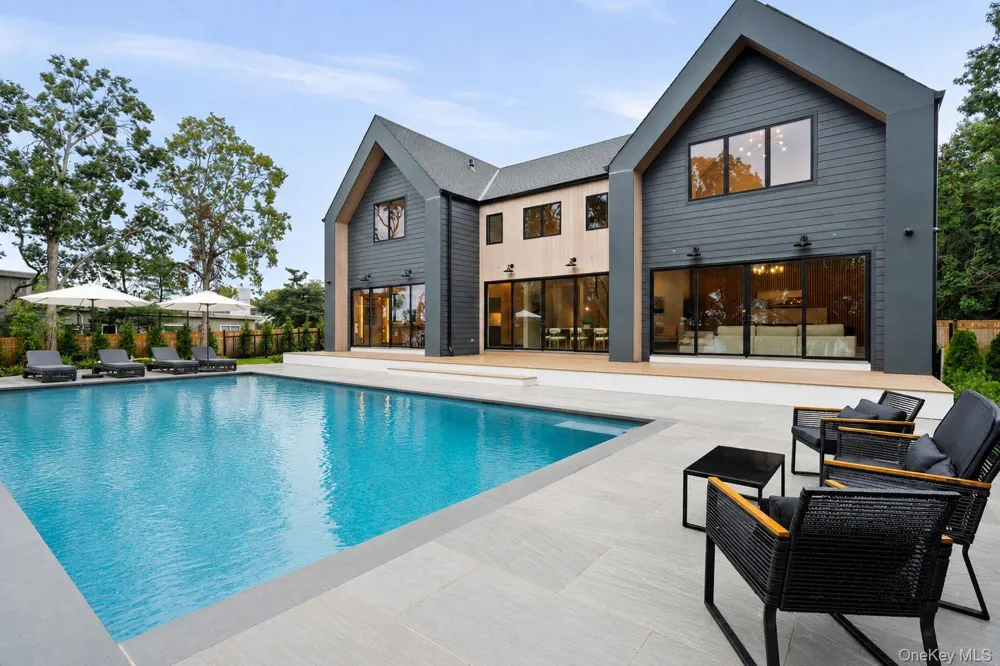 54 Rampasture Road East Hampton, NY 11946