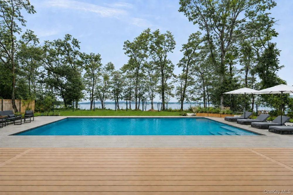 54 Rampasture Road East Hampton, NY 11946