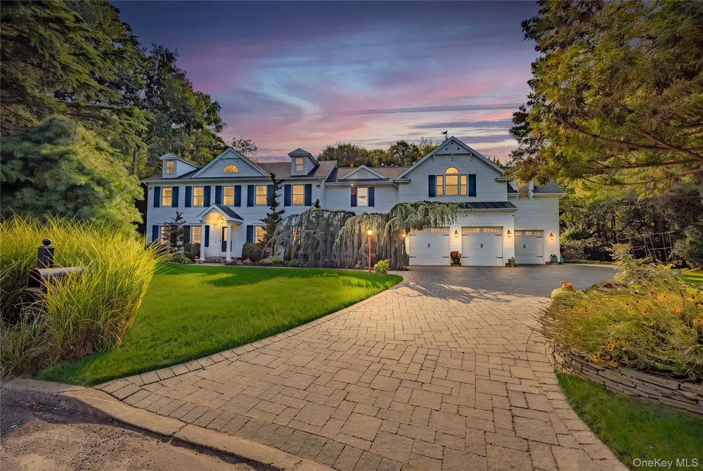 10 Redbridge Court East Setauket, NY 11733