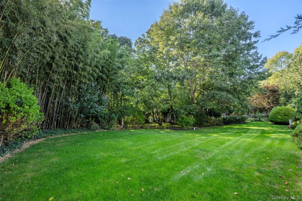 10 Redbridge Court East Setauket, NY 11733