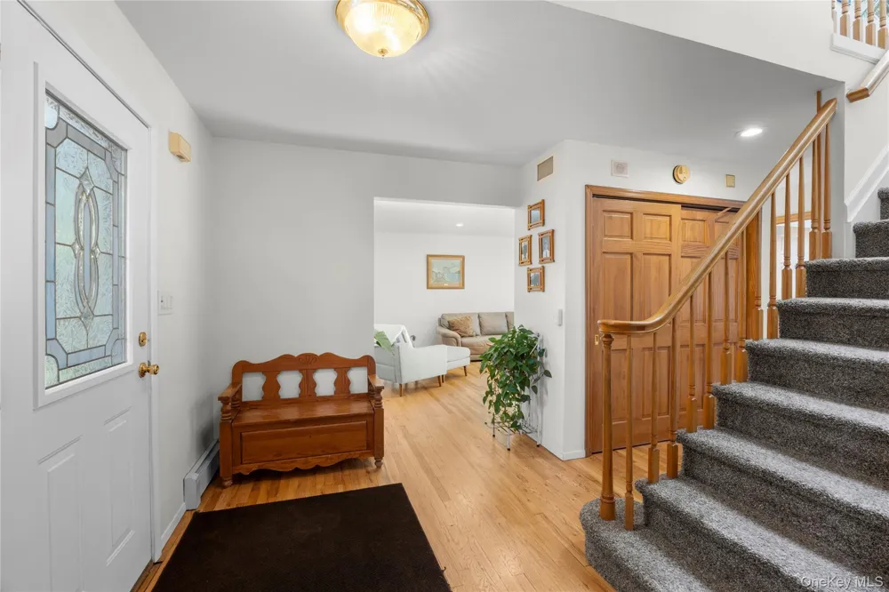 10 Redbridge Court East Setauket, NY 11733