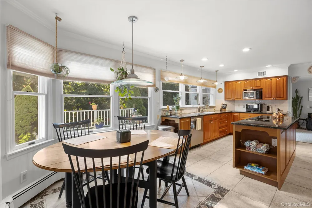 10 Redbridge Court East Setauket, NY 11733